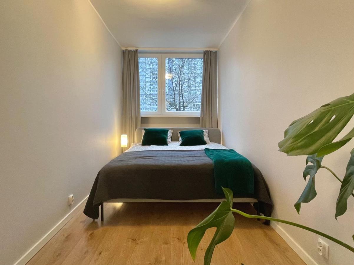 Apartament Przy Atrium, Stacja Metra Rondo Onz Warsaw Luaran gambar